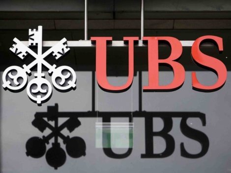 UBS снизил прибыль